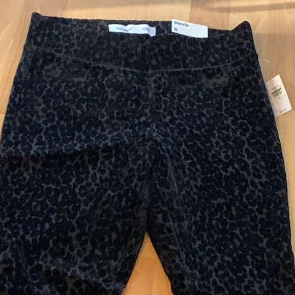 OLD
NAVY STEVIE PANTS  - Picture 5 of 8